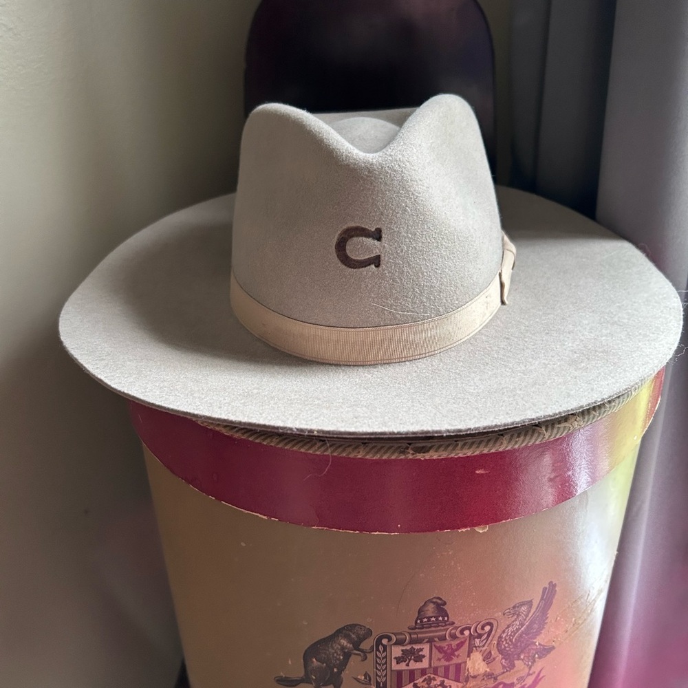 Charlie 1 Horse woman’s hat
